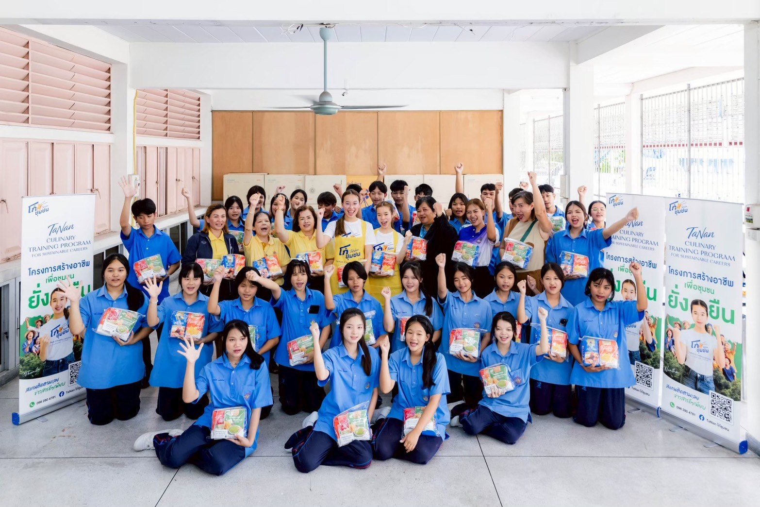 Winnie with students at the Bang Mot vocational training school